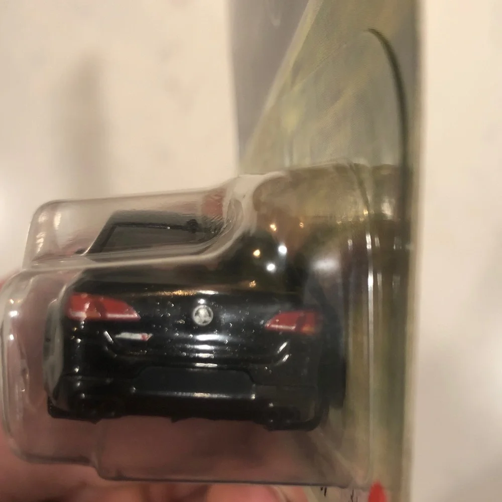 Mattel Matchbox Black Holden VF Commodore SSV